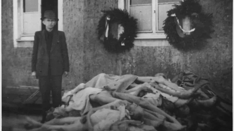 Oslava Vánoc v koncentračních táborech za druhé světové války byla oslavou lidskosti. Jako dárky se dávaly kostky cukru, ale také mrtvoly