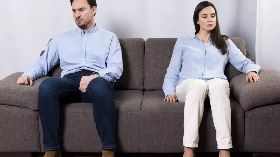 “Michale, vzpamatuj se. Nechci se rozvést, chci zachovat rodinu kvůli synovi,” píše svému muži Leona. Manžel ale chce rozvod a na syna nedbá