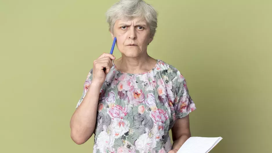 “Tchyně přišla s tím, že jí máme přispívat na živobytí, navíc přesně podle jejích podmínek,” neví si rady Radmila. Nevychází prý s důchodem