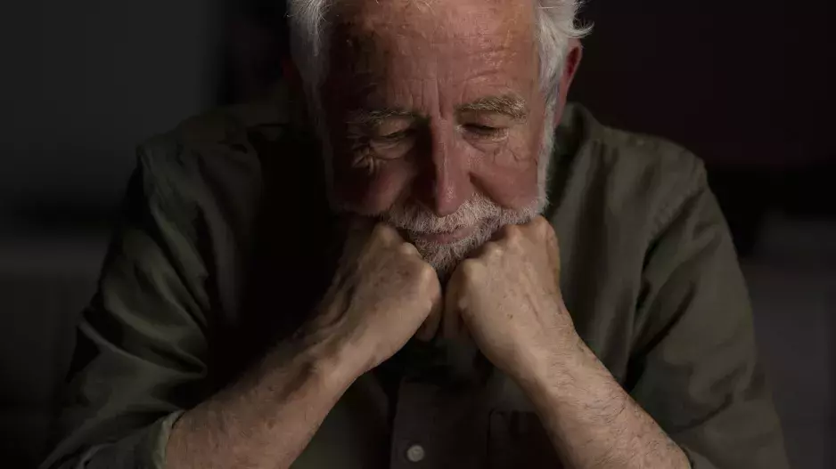 “Budu sám i na Vánoce, děti mě u sebe doma nechtějí,” smutní pan Petr. Dcera žije v zahraničí, syn tátu domů nepozval