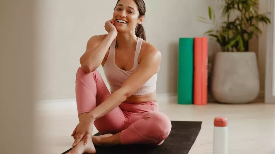 Špatné držení těla je civilizačním problémem: Tento jednoduchý cvik vylepší nejen držení těla, ale i rovnováhu. Zacvičte si Twist ještě dnes