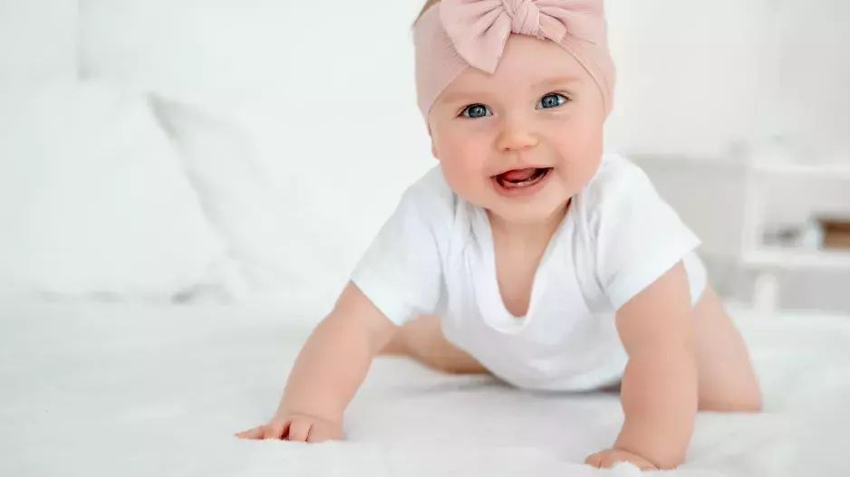 Pohodová Bára a divoká Nikola. Odborníci tvrdí, že křestní jméno ovlivňuje i náš charakter: Co znamenají současná nejoblíbenější dívčí jména