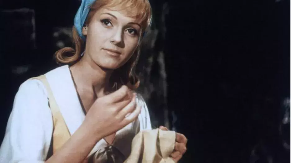 Kvíz: Zkuste poznat známé české herečky a osobnosti v roli princezen. Některé pohádky možná ani neznáte, ale když uhodnete, jste znalec