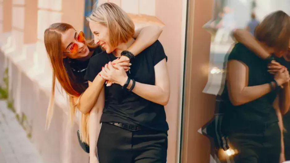 "S manželem mi to už roky neklape. Změna nastala ve chvíli, kdy jsem si našla milenku." Iva našla u ženy to, co jí s mužem chybělo