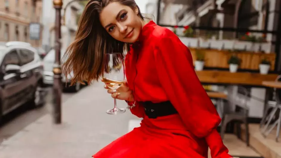 Tyto trendy barvy budou hitem jara 2025: Možná už máte některou ve vašem šatníku