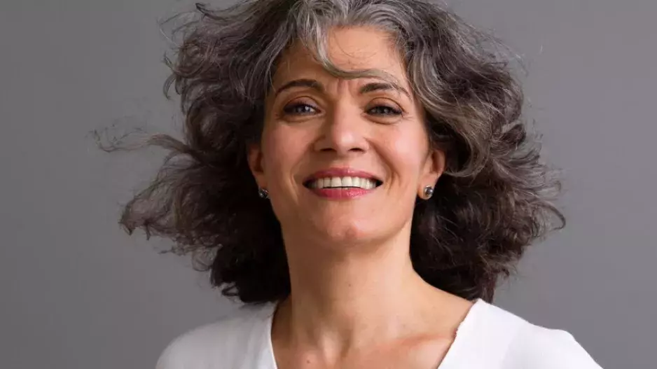 Krásné vlasy i po padesátce? S těmito tipy na péči o zralé vlasy je úspěch zaručen