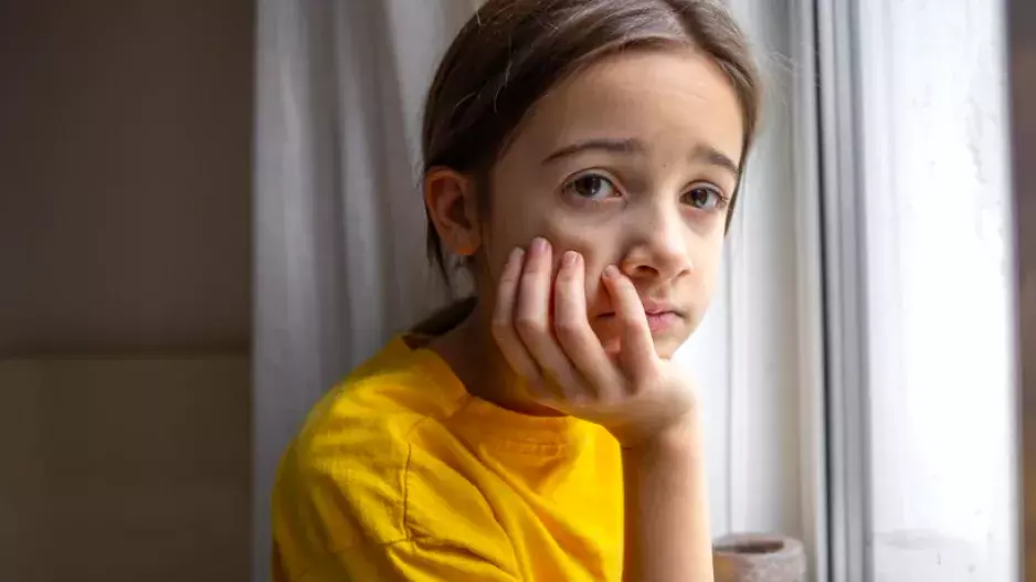 Skleněné děti jako by neexistovaly: Kdo jsou a jak zacházet s dětmi, které jsou přehlížené kvůli druhému sourozenci