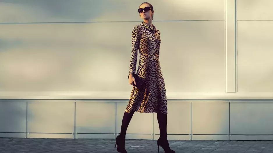 5 kousků oblečení, které podle Francouzek musí v roce 2025 vlastnit každá žena