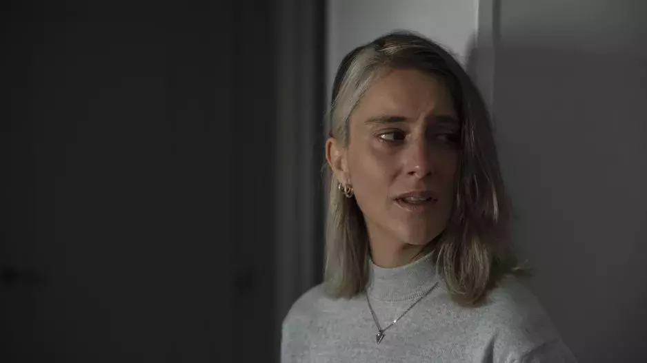 “Potřebuji se znovu zamilovat do svého manžela, ale nevím jak,” zoufá si Simona. Je uvězněná v manželství ze zvyku