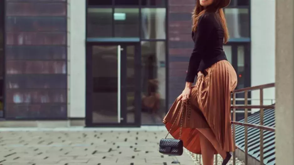 Ty jsi má, čokoládová: Hnědá jako nová černá? Letošní jaro volá po hnědých sukních a kalhotách. I vy je musíte mít