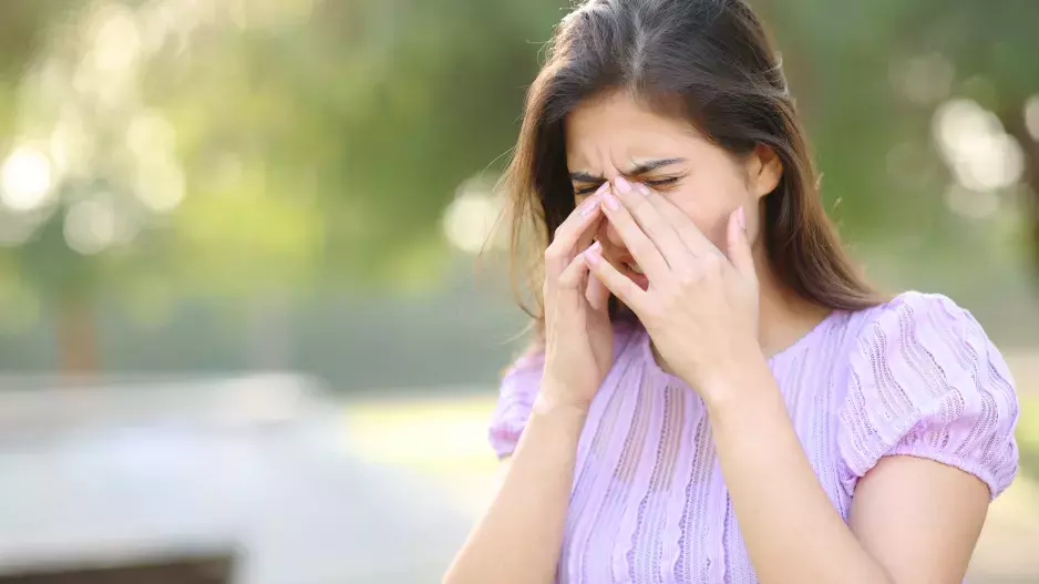 Jarní alergii lze zaměnit za nachlazení: Nejde jen o rýmu a kýchání, některé příznaky vás překvapí
