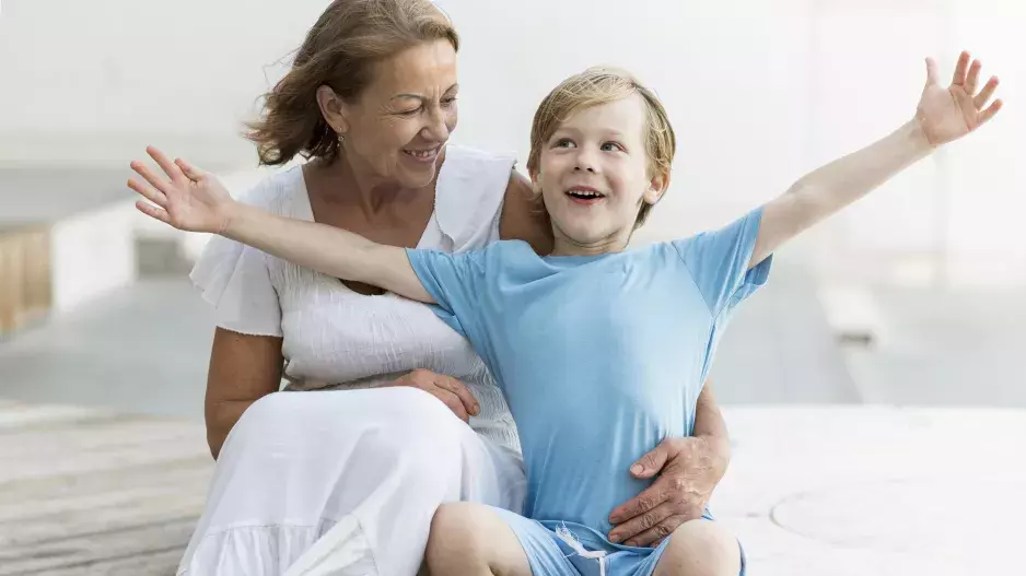 “Nevlastní děti mi kradou peníze, ale manžel o tom nechce nic slyšet,” tvrdí Bety. Manžel začal raději s dětmi odjíždět, než by si to přiznal