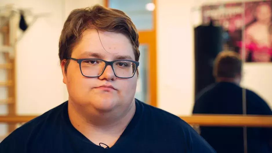 Extrémní proměny: Je mu 19 a jeho tělo je na pokraji kolapsu. Maminka Jaroslava Petřeka má se synem spory. Všechno sní. Sledujte, zda bude proměna úspěšná