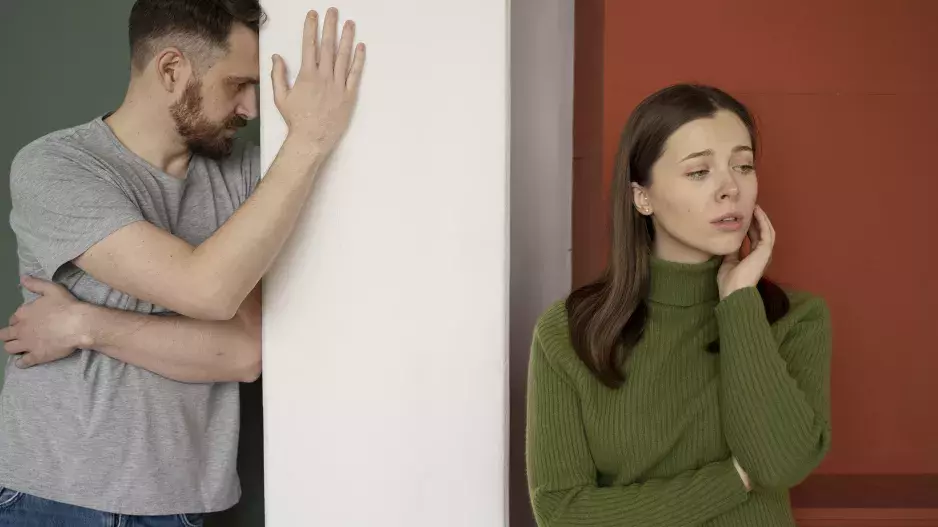 “Manžel mě půl roku podváděl. Přišla jsem na to a teď netuším, co dál,” zoufá si paní Lenka. Manžel má vztah už půl roku