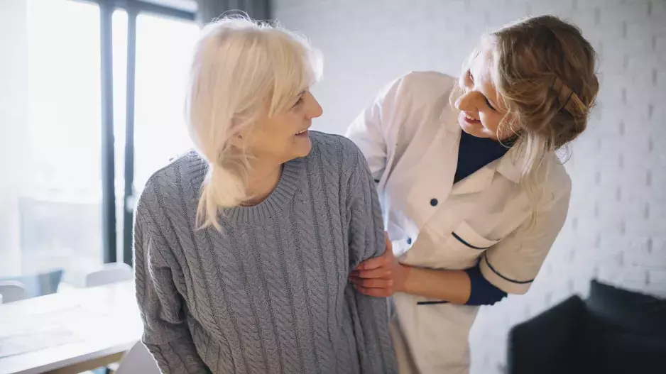 “Máma zapomíná a trpí demencí, ale nechce brát prášky,” neví si rady paní Nora. Její maminka tvrdí, že je zdravá a nic nepotřebuje