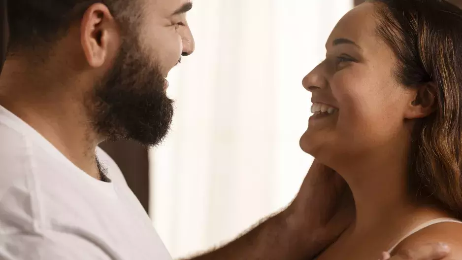 “Moje žena se trápí, že přibírá a nemůže zhubnout, ale já ji miluji takovou, jaká je,” píše Jiří. Jeho manželka se trápí kvůli postavě