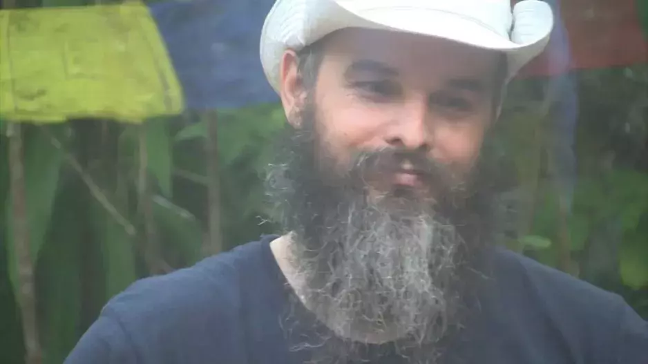 Zvrhlík Jaroslav Dobeš: Guru Jára je zpět. Po odpykání trestu na Filipínách opět láká ženy na „odháčkování” a ty mu za to platí desetitisíce  