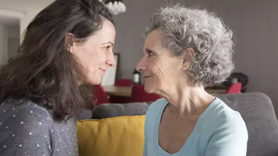 “Tchyně má klíče od našeho bytu a chodí tam, kdy se jí zachce. Neřeší, že mi to vadí,” píše zoufale paní Lenka. Tchyně odmítá klíče vrátit 