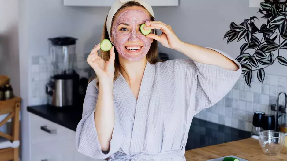 Zapomeňte na krémy za tisíce: Tento přírodní zázrak funguje lépe. Přírodní ingredience a domácí recepty mohou nahradit drahou kosmetiku