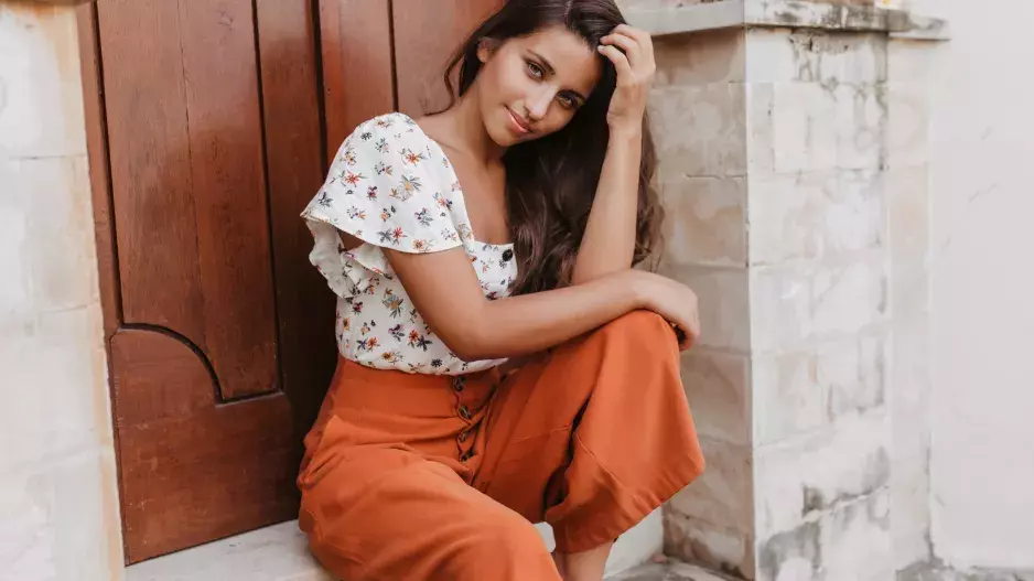 Naučte se nosit nejpohodlnější kalhoty letní sezony. Nejlépe vyniknou v kombinaci s přiléhavým topem