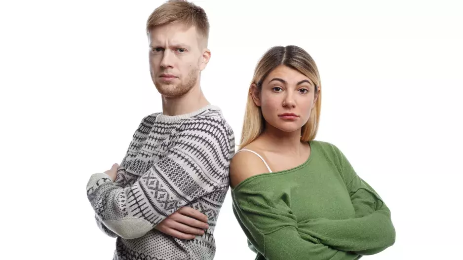 “Manžel kupuje losy a podává loterii za tisíce. Chce vyhrát, ale přitom strašně utrácí,” neví si rady zoufalá Mirka. Její muž je posedlý výhrou