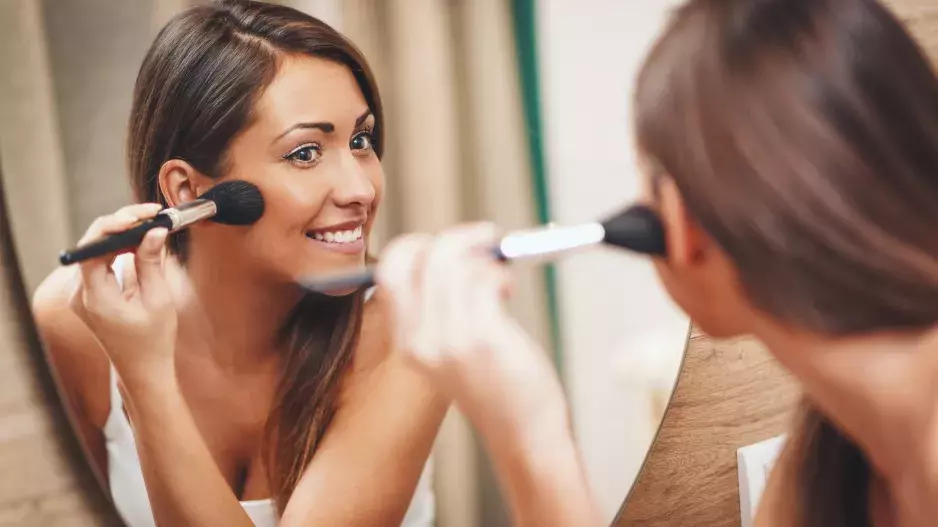 Jak na rychlý make-up, když nemáte času nazbyt? Vystačíte si s těmito 4 kvalitními produkty