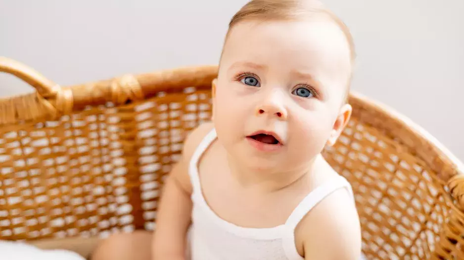 Jaká jsou nejpopulárnější ženská jména roku 2025? Pojmenujte své holčičky Charlotte nebo Violett