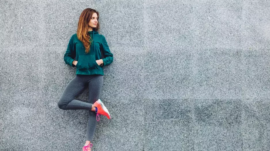 Prožijte léto v pohybu: Vybrali jsme do galerie stylové outfity, které se skvěle hodí na venkovní sporty. I sportovní móda podléhá trendům