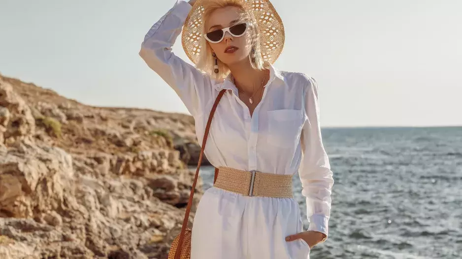 3 levné trendy doplňky, bez kterých se letošní léto neobejdete. Dodají vám šmrnc i sebevědomí. Pantofle na podpatku jsou jedním z nich 