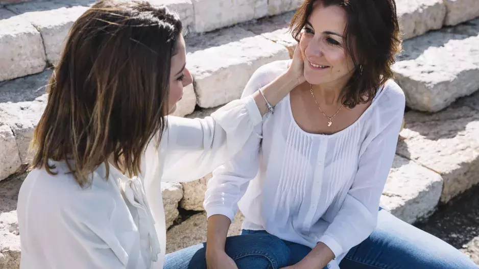 “Líbí se mi kolegyně v práci. Nechápu to, doma mám manžela. Jsem na holky?” Diví se paní Iva. Náklonnost k ženě ji překvapila 