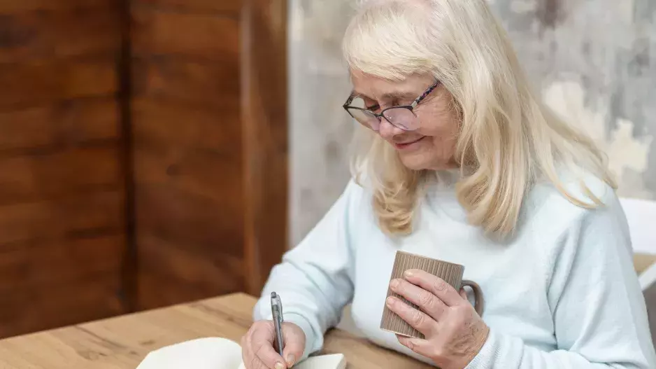 “Drahá dcero, vím, že mi neodpustíš, ale poprosit tě o to musím. Udělala jsem chybu,” píše zlomeně paní Marta, která dala kdysi dítě k adopci