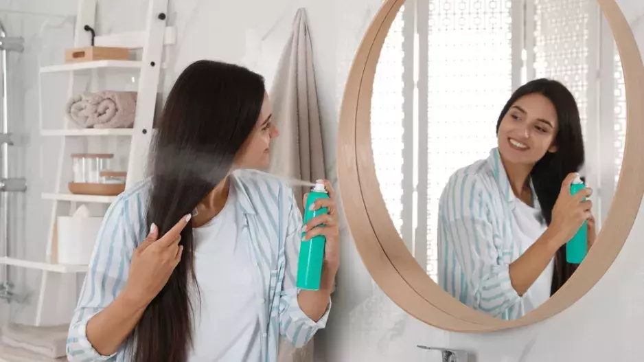 Suché šampony vás zachrání na dovolené i v rozpáleném městě: Výběr těch nejlepších podle redakce. Ty účinné v poměru cena-výkon seženete už kolem stovky