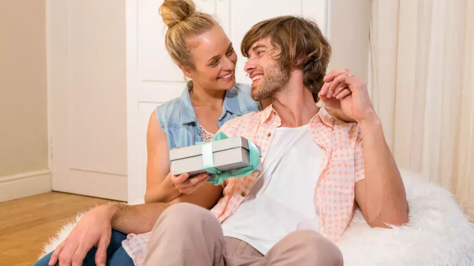 Tři originální dárky pro manžela, na které jen tak nezapomene