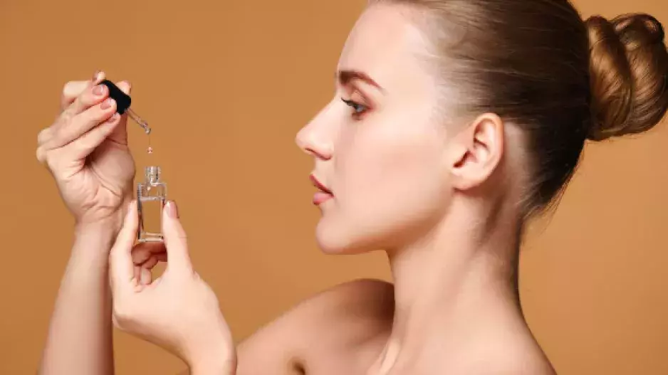 Komedogenní a nekomedogenní pleťové oleje. Co to je, jak je používat a jaký je mezi nimi rozdíl, vysvětluje odbornice