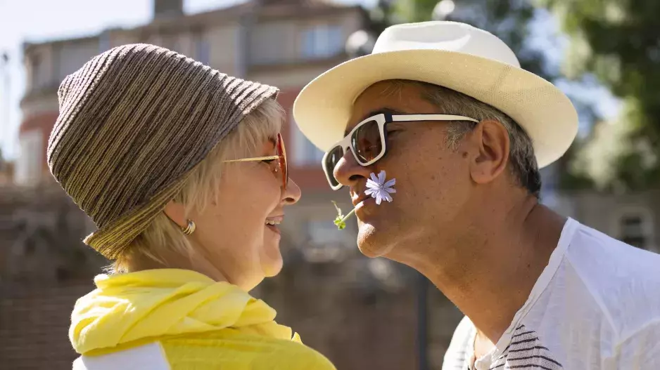 Léto lásky: Komu to teď nejvíc jiskří ve vztazích? Váhy budou flirtovat s lehkostí, Lvi budou neodolatelně přitažliví