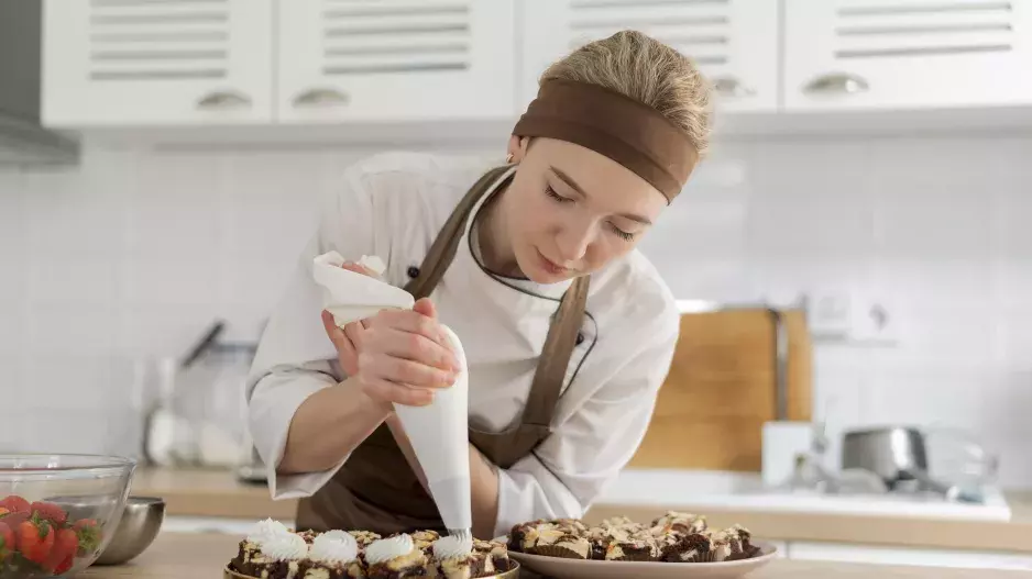 “Už mě nebaví poslouchat, že 'z buchet se žít nedá'. Chci si konečně splnit sen a začít péct naplno,” popisuje Erika svůj příběh