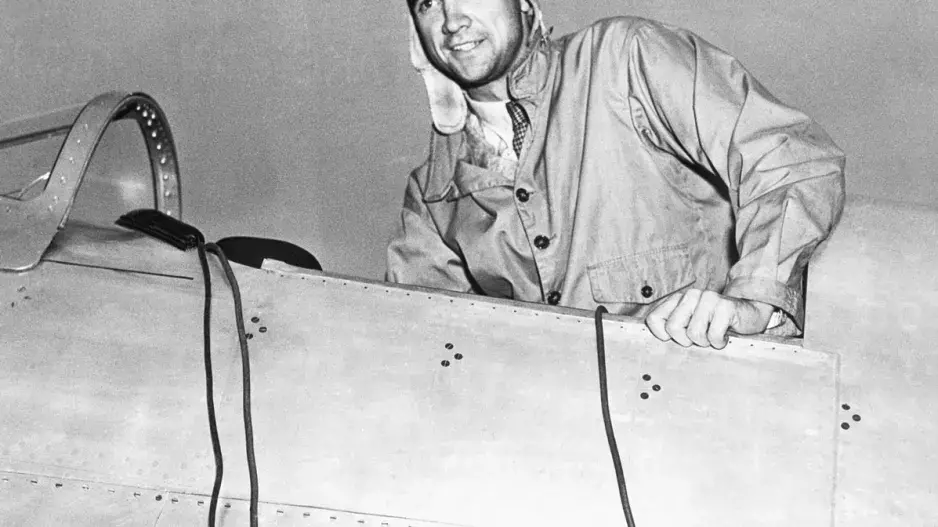 Howard Hughes: Geniální miliardář svou moč uchovával ve sklenicích a bál se dotknout kliky. Přesto ovládl Hollywood i letecký průmysl