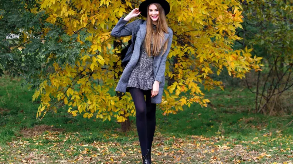 Tyto letní šaty si na podzim nechte: Jak po čtyřicítce přizpůsobit šaty z léta podzimnímu šatníku podle pařížských ikon?