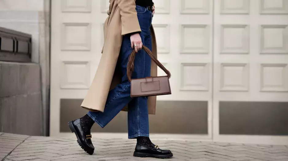 Nejkrásnější džínové kousky pro podzim 2025: Tyto střihy budou letos nejvíce trendy