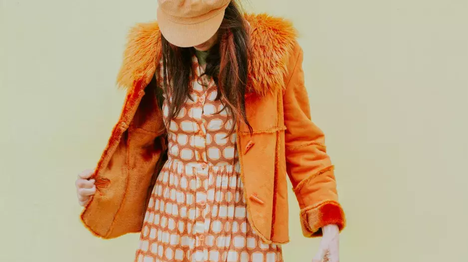 S bundou letos neuspějete: Návrat hlásí úplně jiný svrchník, krátký i dlouhý