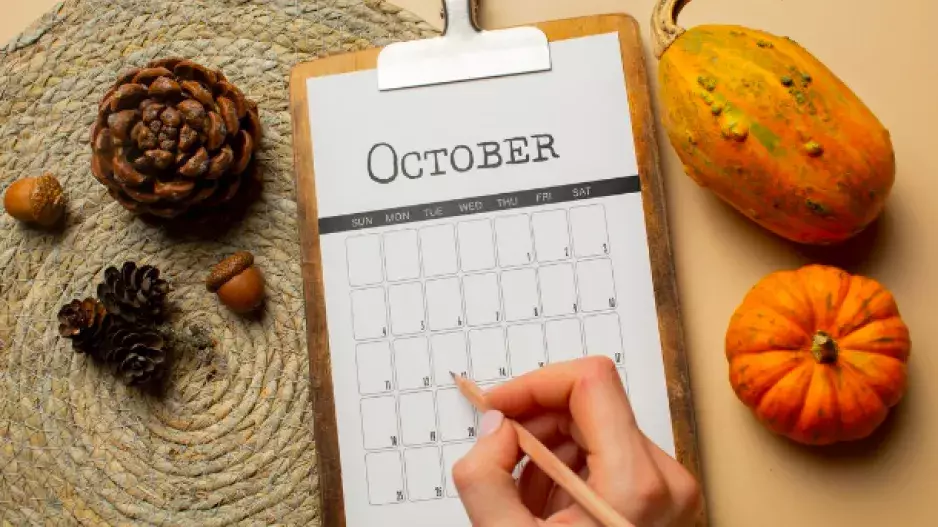 Říjen podle numerologie: Co nám přinese číslo 10? Nutí nás udělat první krok, třeba i do neznáma