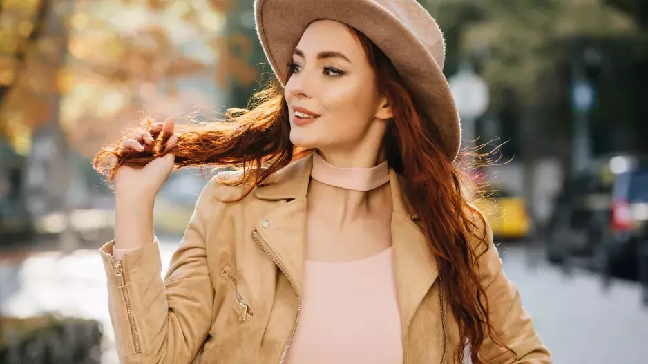 Připravte vlasy na chladné dny: Nejlepší vyživující vlasové přípravky do 300 Kč jsme pro vás otestovali