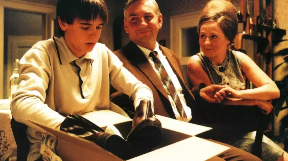 Kvíz: Kultovní scény z českých filmů na přelomu milénia. Vzpomenete si na Pelíšky nebo Samotáře? 