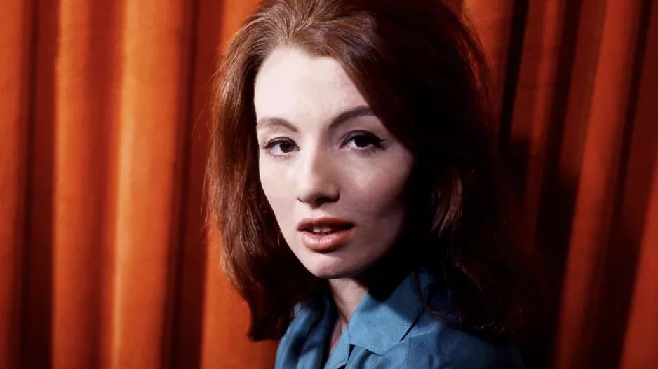 Kvůli Christine Keeler padla britská vláda. Modelku a špionku vlivní často zneužívali