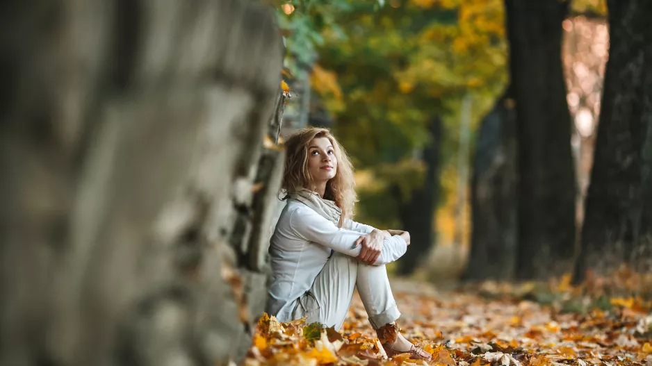 Podzimní meditace podle znamení: Jak si dobít energii v sychravém počasí? Lvům svědčí něco zcela jiného než Rakům