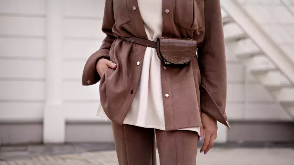 Tato kombinace barev dokonale ladí k podzimu: Zahalte se do tónů skořice a čokolády