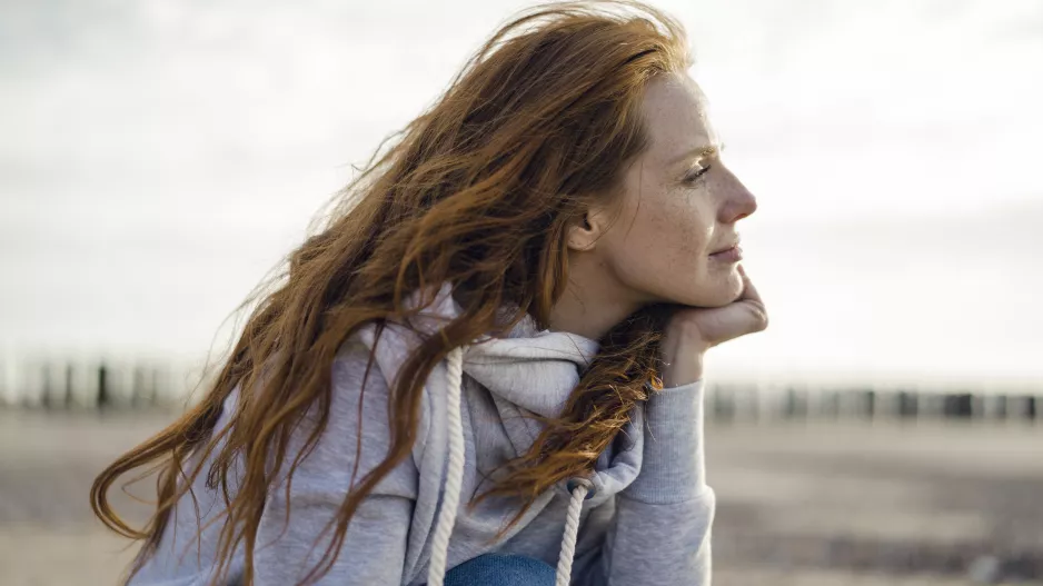 Tenhle kousek oblečení si klidně můžete obléct i po 50. Mikina není jen pro mladé a na sport. Jen ji dokonale vylaďte 