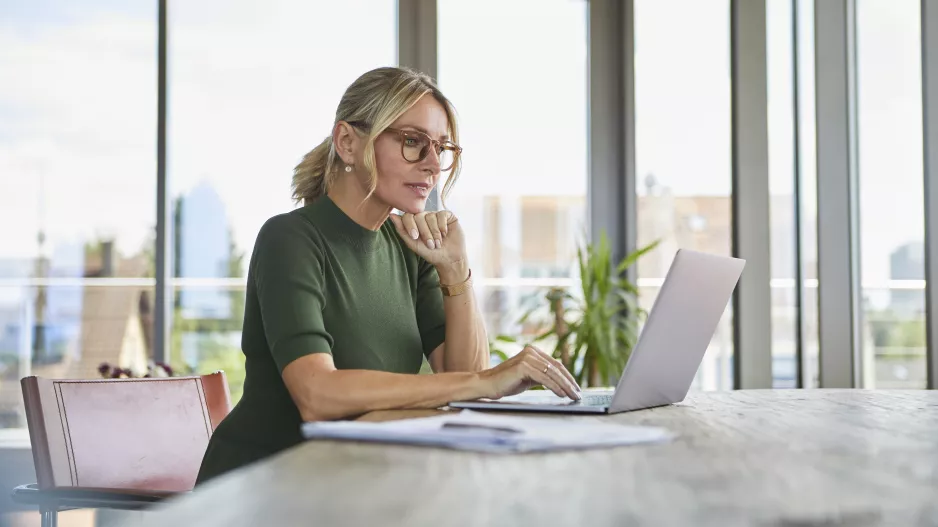 I barva může ovlivnit vaši náladu. Pokud nechcete podléhat zimní depresi, oblékněte tento odstín zelené