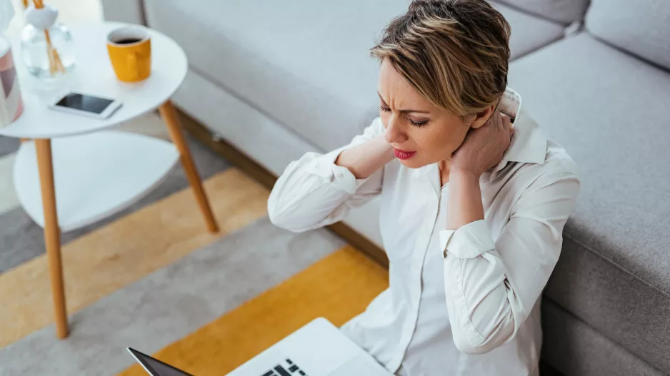 Jak palec u nohy nastavuje krční páteř: Bolesti odstraní fyzioterapie i správná obuv