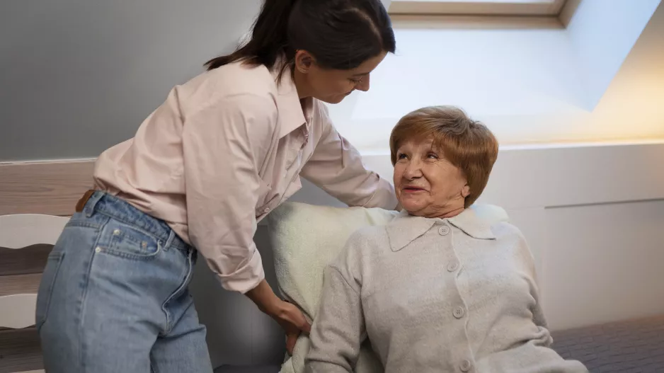 “Máma potřebuje péči. Domov s pečovatelskou službou odmítá, ale já už dál nemůžu,” je unavená Valerie